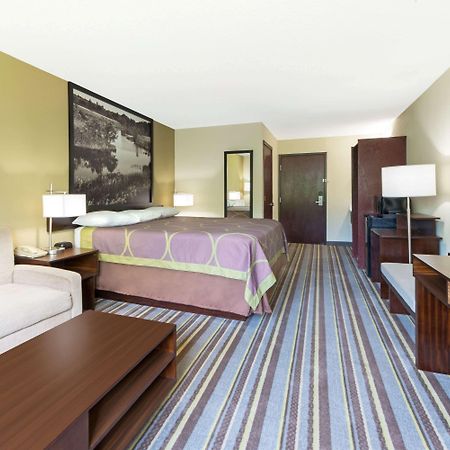 Super 8 By Wyndham Perry Hotel Exterior photo