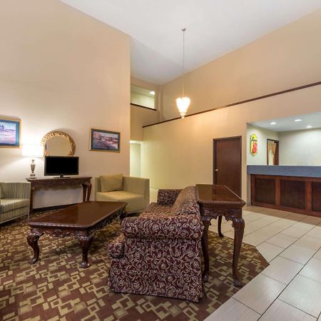 Super 8 By Wyndham Perry Hotel Exterior photo